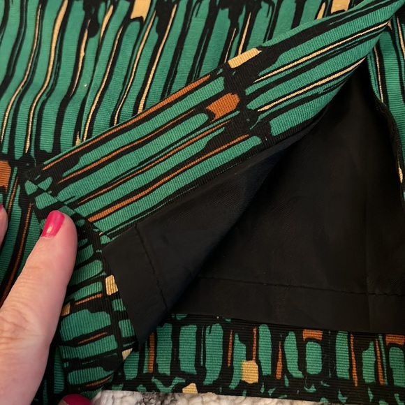 The Limited skirt, green pattern, size 14 NWT! - Picture 6 of 6